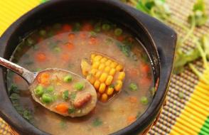 सरल और त्वरित सूप.  सूप कैसे पकाएं?  सूप तैयार करने के विकल्प: रेसिपी और सामग्री।  हर दिन के लिए सरल सूप 